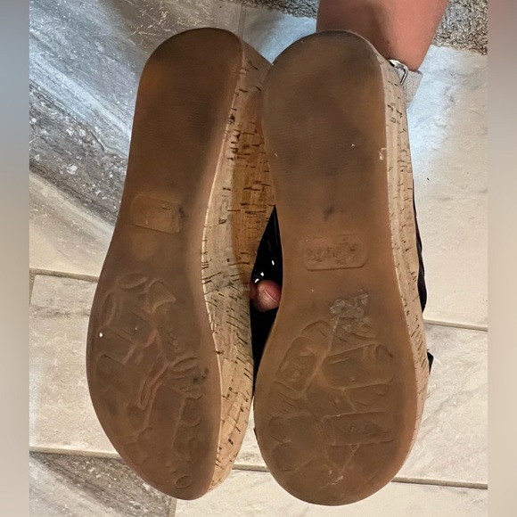 Korks-Ease wedge sandals EUC - Picture 3 of 3